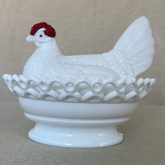 Westmoreland Milk Glass Hen on Bowl - Picture 9 of 9